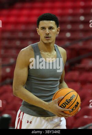 13. Januar 2022: Die Wisconsin Badgers schützen Johnny Davis (1) während des NCAA Basketballspiels zwischen den Ohio State Buckeyes und den Wisconsin Badgers im Kohl Center in Madison, WI. Darren Lee/CSM(Kreditbild: &Copy; Darren Lee/CSM via ZUMA Wire) Stockfoto