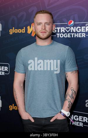 10. Februar 2022, Los Angeles, CA, USA: August Getty nimmt am 10. Februar 2022 an Einer Night of Pride mit GLAAD und NFL Teil. (Kreditbild: © imageSPACE via ZUMA Press Wire) Stockfoto