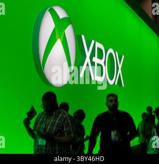 18. Januar 2022, Los Angeles, Kalifornien, USA: Microsoft übernimmt Gaming Company Activision Blizzard. DATEIFOTO: Xbox auf der E3 EXPO 2015 im Los Angeles Convention Center am Dienstag, den 16. Juni 2015 in Los Angeles, Kalifornien. ARIANA RUIZ/PI (Credit Image: © Prensa Internacional via ZUMA Press Wire) Stockfoto