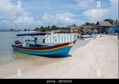 5. Mai 2021, Insel Tierra Bomba, Bolivar, Kolumbien: Isla Tierra Bomba ist eine kolumbianische Insel vor der Küste von Cartagena de Indias. (Kreditbild: © Nano Calvo/VW Pics via ZUMA Press Wire) Stockfoto