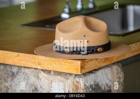 9. September 2021, Church Creek, Maryland, USA: Ein Park-Ranger-Hut auf einer Theke (Bild: © Edwin Remsberg/VW Pics via ZUMA Press Wire) Stockfoto