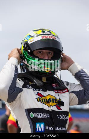 7. Juni 2013 – Fort Worth, TX, USA – Fort Worth, TX – 07. Juni 2013: Tony Kanaan (11) nimmt auf der Rennstrecke ein Training für das Firestone 550 Rennen auf dem Texas Motor Speedway in Fort Worth, TX, auf. (Bild: © Walter G. Arce Sr./ZUMA Press Wire) Stockfoto