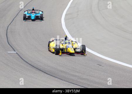 7. Juni 2013 – Fort Worth, TX, USA – Fort Worth, TX – 07. Juni 2013: Tony Kanaan (11) nimmt auf der Rennstrecke ein Training für das Firestone 550 Rennen auf dem Texas Motor Speedway in Fort Worth, TX, auf. (Bild: © Walter G. Arce Sr./ZUMA Press Wire) Stockfoto