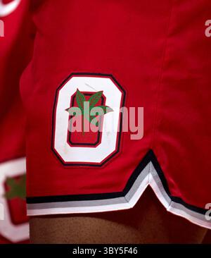 10. Februar 2022, Piscataway, New Jersey, USA: Das Ohio State Buckeyes Logo auf den Uniformen während eines Big Ten Basketballspiels zwischen den Ohio State Buckeyes und den Rutgers Scarlet Knights in der Jersey Mikes Arena in Piscataway, New Jersey am Mittwoch, 9. Februar 2022. Rutgers besiegt #16 Ohio State 66:64. Duncan Williams/CSM(Kreditbild: &Copy; Duncan Williams/CSM via ZUMA Wire) Stockfoto