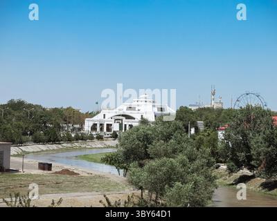 Gebäude im Stadtzentrum von Aschgabat, Turkmenistan, Asien Stockfoto