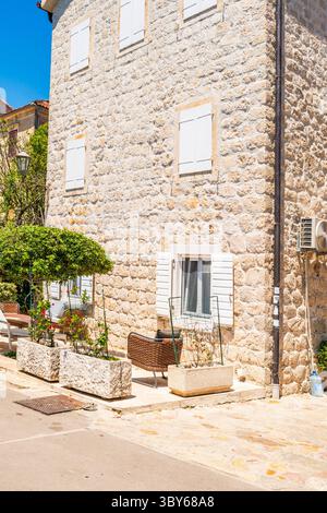 Blick auf die Stadt Perast in Montenegro Stockfoto