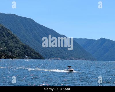 Boot auf dem See am Bellagio Comer See Stockfoto