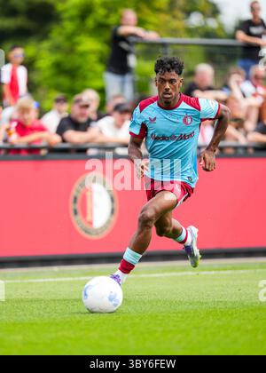 Rotterdam, Niederlande. Juli 2025. Rotterdam - Jaden Slory von Feyenoord während eines Freundschaftsspiels zur Vorbereitung der Eredivisie-Saison 2024/2025. Das Spiel findet am 19. Juli 2025 in Rotterdam statt. Credit: Box to Box Pictures/Alamy Live News Stockfoto