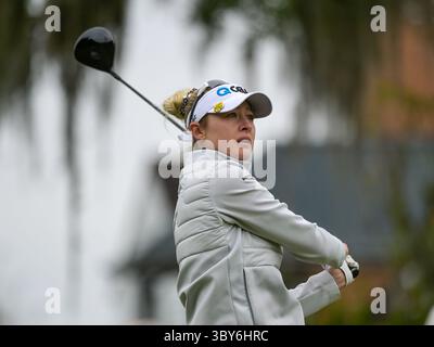 23. Januar 2022 - Orlando, FL, USA: Nelly Korda sieht ihren Schuss aus dem dritten Abschlag während der Finalrunde des Hilton Grand Vacations Tournament of Champions im Lake Nona Golf & Country Club in Orlando, Florida. Romeo T Guzman/CSM(Kreditbild: &Copy; Romeo Guzman/CSM via ZUMA Wire) Stockfoto