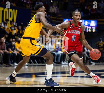 23. Januar 2022 Berkeley, CA, USA Arizona-Garant Bennedict Mathurin (0) geht während des NCAA Men's Basketball Spiels zwischen Arizona Wildcats und den California Golden Bears in den Korb. Die Wildcats schlugen Kalifornien 96-71 im Hass Pavilion Berkeley Kalifornien Thurman James/CSM(Credit Image: &Copy; Thurman James/CSM via ZUMA Wire) Stockfoto