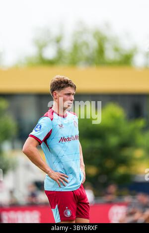 Rotterdam, Niederlande. Juli 2025. Rotterdam - Thijs Kraaijeveld von Feyenoord während eines Freundschaftsspiels zur Vorbereitung der Eredivisie-Saison 2024/2025. Das Spiel findet am 19. Juli 2025 in Rotterdam statt. Credit: Box to Box Pictures/Alamy Live News Stockfoto