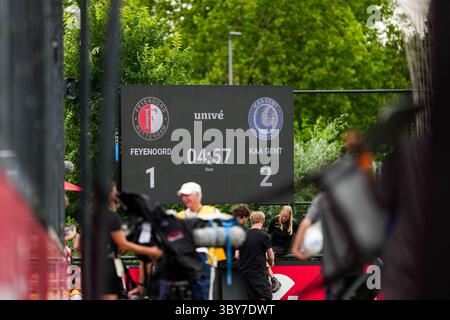 Rotterdam, Niederlande. Juli 2025. Rotterdam - das Ergebnis während eines Freundschaftsspiels zur Vorbereitung der Saison 2024/2025 in Eredivisie. Das Spiel findet am 19. Juli 2025 in Rotterdam statt. Credit: Box to Box Pictures/Alamy Live News Stockfoto