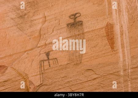 7. Mai 2007, Utah, USA: Eine außerirdische anthropomorphe Figur auf dem Bartlett Rock Art Panel, einem Barrier Canyon-Stil in der Nähe von Moab, Utah. Gemalt vor etwa 3000 Jahren von der archaischen Kultur. (Kreditbild: © Jon G. Fuller/VW Pics via ZUMA Press Wire) Stockfoto