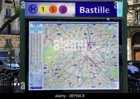 Karte der U-Bahn-Linien am Bahnhof Bastille, Paris, Frankreich Stockfoto