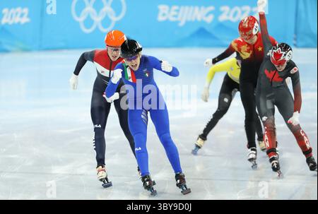 7. Februar 2022, Peking, China: Die amtierende Olympiasiegerin ARIANNA FONTANA aus Italien gewinnt am 7. Februar 2022 in Peking, China im Short Track Speed Skating Women's 500 Finale im Capital Indoor Stadium in Peking, China (Credit Image: © Mickael Chavet via ZUMA Press Wire) Stockfoto