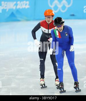 7. Februar 2022, Peking, China: Die amtierende Olympiasiegerin ARIANNA FONTANA aus Italien gewinnt am 7. Februar 2022 in Peking, China im Short Track Speed Skating Women's 500 Finale im Capital Indoor Stadium in Peking, China (Credit Image: © Mickael Chavet via ZUMA Press Wire) Stockfoto