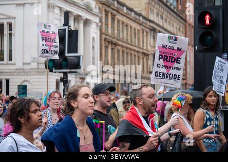 Glasgow, Schottland, Großbritannien. Juli 2025. Tausende von Teilnehmern nahmen an der diesjährigen Glasgow Pride Teil, die in Kelvingrove begann und in Barrowlands endete. Die Veranstaltung hat sich den Ruf als eine der größten und freundlichsten Pride Events in Großbritannien erworben. (Kreditbild: © Cameron Scott/ZUMA Press Wire) NUR REDAKTIONELLE VERWENDUNG! Nicht für kommerzielle ZWECKE! Quelle: ZUMA Press, Inc./Alamy Live News Stockfoto