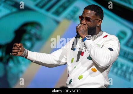 12. Februar 2022, Sunrise, Florida, Vereinigte Staaten: Radric Delantic Davis, bekannt als Gucci Mane, tritt 2022 während der Legendz of the Streetz Miami Tour in der FLA Live Arena auf. (Foto: © Yaroslav Sabitov/SOPA Bilder via ZUMA Press Wire) Stockfoto