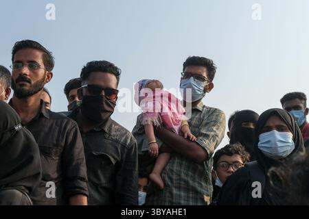 13. Februar 2022, Kozhikode, Indien: Muslimische Frauen aus einer Gemeinschaft, die die Muslimah als kollektive Proteste gegen das Verbot von Hidschab in Colleges in Karnataka an den Ufern von Kozhikode bezeichnet. (Bild: © T.H. Jadheer/ZUMA Press Wire Service) Stockfoto