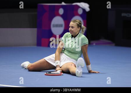 13. Februar 2022, Sankt Petersburg, Russland: Anett Kontaveit von Estland spielt während des Tennisturniers St. Petersburg Ladies Trophy 2022 gegen Maria Sakkari von Griechenland. Endpunktzahl: (Bild: © Maksim Konstantinov/SOPA Bilder via ZUMA Press Wire) Stockfoto