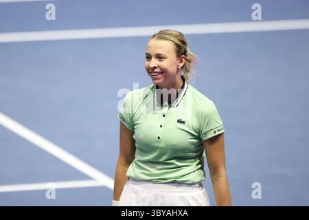 13. Februar 2022, Sankt Petersburg, Russland: Anett Kontaveit von Estland spielt während des Tennisturniers St. Petersburg Ladies Trophy 2022 gegen Maria Sakkari von Griechenland. Endpunktzahl: (Bild: © Maksim Konstantinov/SOPA Bilder via ZUMA Press Wire) Stockfoto