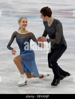 14. Februar 2022, Peking, Hebei, China: Juulia Turkkila und Matthias Versluis (FIN) treten im Rahmen des Mixed Ice Dance Free Dance während der Olympischen Winterspiele 2022 im Capital Indoor Stadium an. (Bild: © David G. McIntyre/ZUMA Press Wire) Stockfoto