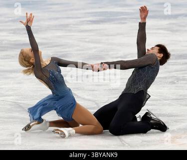 14. Februar 2022, Peking, Hebei, China: Juulia Turkkila und Matthias Versluis (FIN) treten im Rahmen des Mixed Ice Dance Free Dance während der Olympischen Winterspiele 2022 im Capital Indoor Stadium an. (Bild: © David G. McIntyre/ZUMA Press Wire) Stockfoto