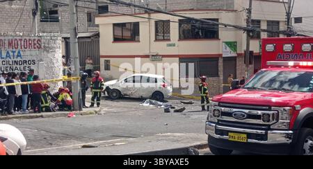 VERKEHRSUNFALL 19. Juli 2025 schwerer Verkehrsunfall mit mehreren Autos und einem LKW, das Ergebnis war ein Toter und mehrere Verletzte im Sektor der Legarda nördlich von Quito QUITO PICHINCHA ECUADOR DIS ACCIDENTEDETRANSITO 0db8750fc9b7a98612be93aaddf58287 Copyright: XHENRYxLAPOx Stockfoto