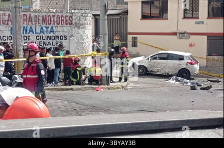 VERKEHRSUNFALL 19. Juli 2025 schwerer Verkehrsunfall mit mehreren Autos und einem LKW, das Ergebnis war ein Toter und mehrere Verletzte im Sektor der Legarda nördlich von Quito QUITO PICHINCHA ECUADOR DIS TRAFFIC ACCIDENTEDETRANSITO 40e1ac840d9ec2891d1002ea43d482ad Copyright: XHENRYxLAPOx Stockfoto