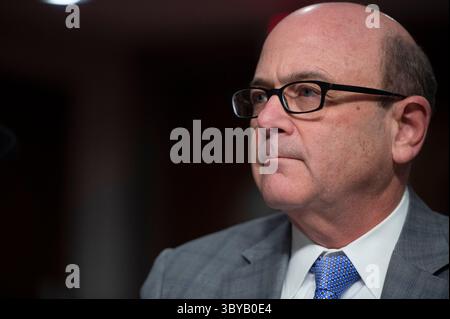 15. Februar 2022, Washington, District of Columbia, USA: Generalinspektor der National Security Agency Robert Phillip Storch, District of Columbia, spricht während einer Anhörung des Senats für seine Ernennung zum Generalinspektor des Verteidigungsministeriums im US-Kapitol in Washington, DC am Dienstag, 15. Februar 2022 (Credit Image: © Bonnie Cash/CNP via ZUMA Press Wire) Stockfoto