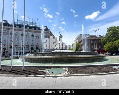 Fuente de Neptuno auf der Plaza de Cánovas del Castillo (auch Plaza de Neptuno genannt), am Paseo del Prado, Madrid, Spanien Stockfoto