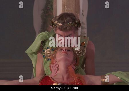 Caligola (1979) Caligula (1979) Malcolm McDowell Helen Mirren *Filmstill - nur redaktionelle Anwendung* siehe Besondere Hinweise. CAP/TFS-Bild, das von Capital Pictures bereitgestellt wird Stockfoto