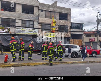 VERKEHRSUNFALL 19. Juli 2025 schwerer Verkehrsunfall mit mehreren Autos und einem LKW, das Ergebnis war ein Toter und mehrere Verletzte im Sektor der Legarda nördlich von Quito QUITO PICHINCHA ECUADOR DIS TRAFFIC ACCIDENTEDETRANSITO 0eca098b3c411b228924bd698b18a5a0 Copyright: XHENRYxLAPOx Stockfoto