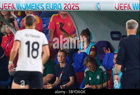 Basel, Schweiz. Juli 2025. Giulia Gwinn #7 von Team Germany beim Benchin im Viertelfinale der UEFA Women EURO 2025, FRANKREICH - DEUTSCHLAND in der Saison 2025/2026 am 19. Juli 2025 im St. Jakob-Park Basel, Schweiz. Fotograf: ddp Images/STAR-Images Credit: ddp Media GmbH/Alamy Live News Stockfoto