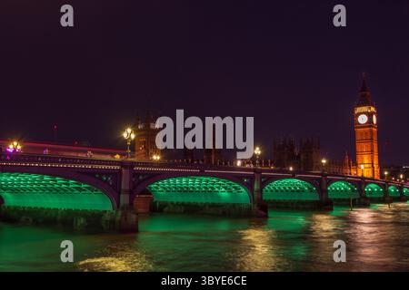 Westminster Bridge und Big Ben at Night, London, England, Großbritannien. Stockfoto