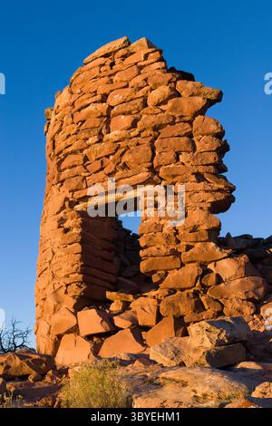 19. Oktober 2007, Shash JAA Unit - Bears Ears Nati, Utah, Vereinigte Staaten: Die Ruinen eines alten Puebloan-Steinfeldturms am Cave Towers Ruin Complex im Mule Canyon im Shash JAA Unit des Bears Ears National Monument im Südosten Utahs. (Kreditbild: © Jon G. Fuller/VW Pics via ZUMA Press Wire) Stockfoto