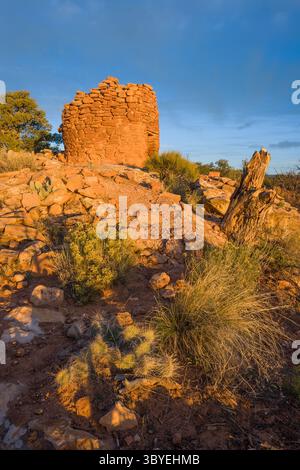 20. Oktober 2007, Shash JAA Unit - Bears Ears Nati, Utah, Vereinigte Staaten: Die Ruinen eines alten Puebloan Steinfeldturms am Cave Towers Ruin Complex im Mule Canyon im Shash JAA Unit des Bears Ears National Monument im Südosten Utahs. (Kreditbild: © Jon G. Fuller/VW Pics via ZUMA Press Wire) Stockfoto