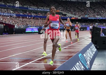 Medina EISA (ETH) besiegt Fantaye Belayneh (ETH) und gewinnt die 5'000 m, 14:30,57 bis 14:30,90, während des London Athletics Meetings am Samstag, den 19. Juli 2025, in London, Vereinigtes Königreich. Stockfoto