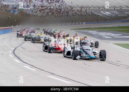 2. April 2023, ft Worth, TX, Vereinigte Staaten von Amerika: TAKUMA SATO (11) aus Tokio, Japan, fährt während der PPG 375 auf dem Texas Motor Speedway in ft Worth TX durch die Kurven. (Bild: © Walter G. Arce Sr./ZUMA Press Wire) Stockfoto