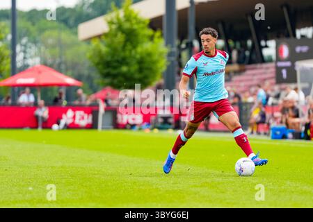 Rotterdam, Niederlande. Juli 2025. Rotterdam - Jayden Candelaria of Feyenoord während eines Freundschaftsspiels zur Vorbereitung der Eredivisie-Saison 2024/2025. Das Spiel findet am 19. Juli 2025 in Rotterdam statt. Credit: Box to Box Pictures/Alamy Live News Stockfoto