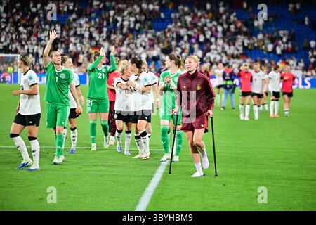 Basel, Schweiz. Juli 2025. Fußball, Frauen: Europameisterschaft, Frankreich - Deutschland, Endrunde, Viertelfinale. Die deutschen Spieler laufen über das Feld. Quelle: Sebastian Gollnow/dpa/Alamy Live News Stockfoto