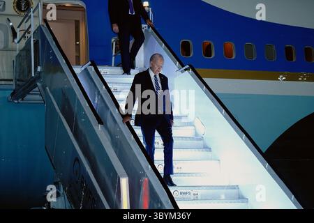 8. September 2023, NEW DELHI, NEU-DELHI, Indien: Neu-Delhi (Indien), 08.09.2023.- Ein vom indischen Außenministerium (MEA) bereitgestelltes Handout-Bild zeigt US-Präsident Joe Biden, der am 8. September 2023 zum G20-Gipfel am Palam Airforce Airport in Neu-Delhi, Indien, eintrifft. Die indische Hauptstadt ist bereit für den G20-Gipfel, der für den 09. Und 10. September geplant ist. (Nueva Delhi) (Credit Image: © Außenministerium Han/Handout via ZUMA Press Wire) Stockfoto