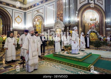 6. Januar 2024, MOSKAU, Russische Föderation: Moskau (Russische Föderation), 01.06.2024.- Ein Foto des Patriarchen-Pressedienstes zeigt, dass Patriarch von Moskau und ganz Russland Kirill (3-R) an einem Heiligabend in der Christus-Erlöser-Kathedrale in Moskau, Russland, am 06. Januar 2024 teilnimmt. Die russisch-orthodoxe Kirche feiert Weihnachten am 7. Januar nach dem Julianischen Kalender. (Rusia, Mosc Stockfoto