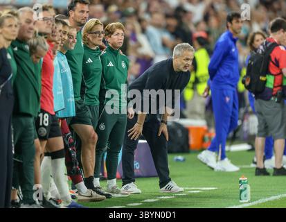 Basel, Schweiz. Juli 2025. CHE, Basel, Frankreich gegen Deutschland, Länderspiel, UEFA, St. Jakob-Park, UEFA-Frauen-Europameisterschaft 2025, Viertelfinale im Bild: Christian Wück (Bundestrainer Deutschland) DFB/DFL-VORSCHRIFTEN VERBIETEN JEDE VERWENDUNG VON FOTOGRAFIEN ALS BILDSEQUENZEN UND/ODER QUASI-VIDEO, 19.07.2025, Foto Credit: HMB Media/Alamy Live News Stockfoto