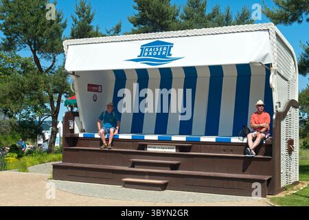 Riesige Liege, Ostseebad Heringsdorf, Insel Usedom, Mecklenburg-Vorpommern, Deutschland Stockfoto