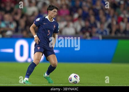 Basel, Bayern, Schweiz. Juli 2025. ELISA de Almeida (5 Frankreich) im Kampf beim UEFA Womens Euro Game France vs Germany am 19.07.2025 in Basel. (Kreditbild: © Michaela Merk/ZUMA Press Wire) NUR REDAKTIONELLE VERWENDUNG! Nicht für kommerzielle ZWECKE! Stockfoto