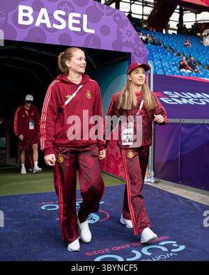 Basel, Schweiz. Juli 2025. Basel, Schweiz, 19. Juli 2025 Spieler aus Deutschland kommen vor dem Viertelfinale der UEFA Frauen EURO 2025 zwischen Frankreich und Deutschland im St. Jakob-Park in Basel, Schweiz. (Priscila Bütler/SPP) Credit: SPP Sport Press Photo. /Alamy Live News Stockfoto