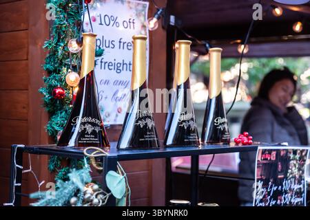 Sydney, Australien, Samstag, den 19. Juli 2025 - festliche Stimmung erleuchtete die Rocks, Sydney, als Weihnachten im Juli Winterzauber zu einem sonnigen Tag brachte. Einheimische Stockfoto