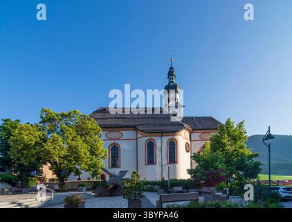 Dorf und Kirche Lermoos Lermoos Tiroler Zugspitz Arena Tirol, Tirol Österreich Stockfoto