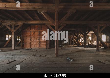 Eine alte Mühle, ein altes Lager für landwirtschaftliche Produkte wie Getreide und Saatgut Stockfoto